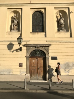 Statues in niches