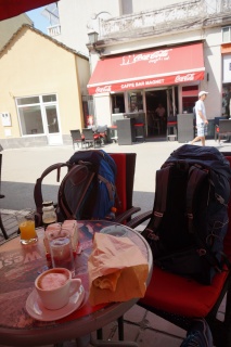 Coffee and the packs, one last café.