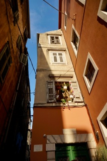 The kind of alley we look for.