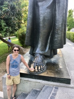 The famously shined toe. She did her part.