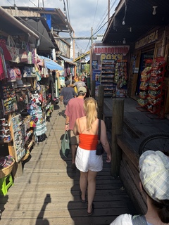San Juan, exit through the gift shop